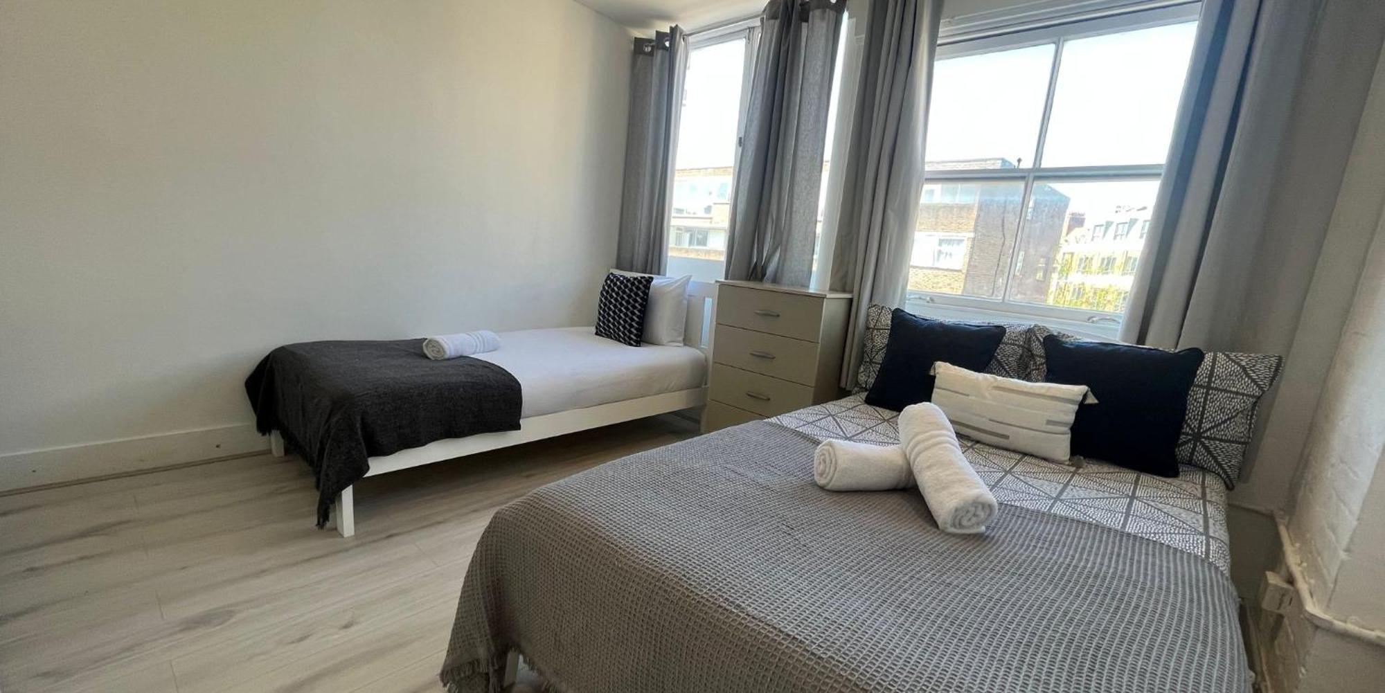 לונדון Nifty 2 Bedroom Flat In Goswell Rd מראה חיצוני תמונה
