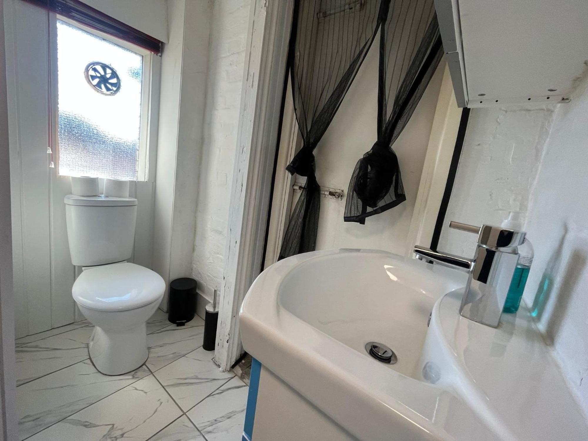 לונדון Nifty 2 Bedroom Flat In Goswell Rd מראה חיצוני תמונה