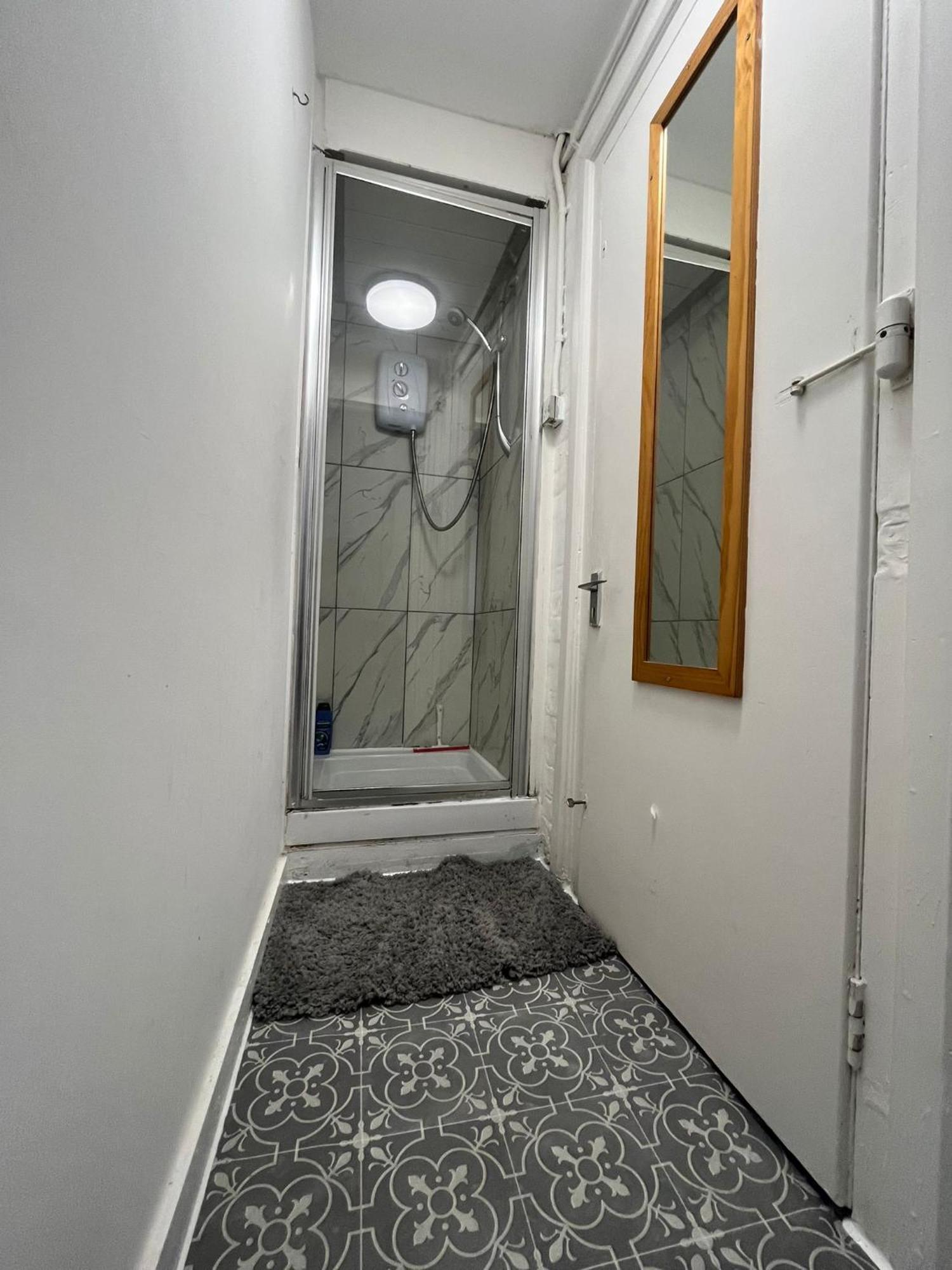 לונדון Nifty 2 Bedroom Flat In Goswell Rd מראה חיצוני תמונה